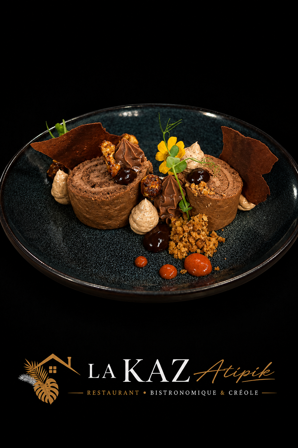 Roulé chocolat, crumble amande et sauce chocolat